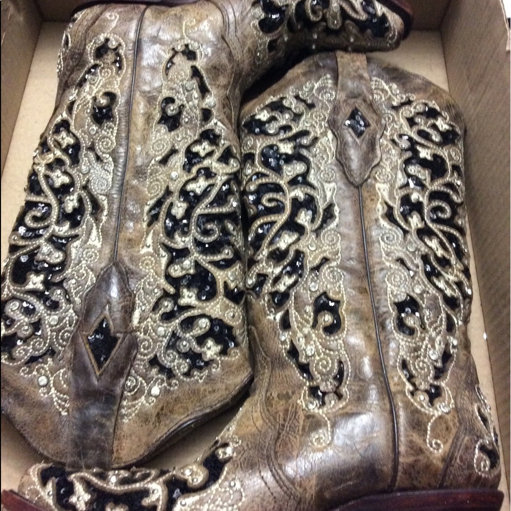 Buckle/Corral handcrafted boots